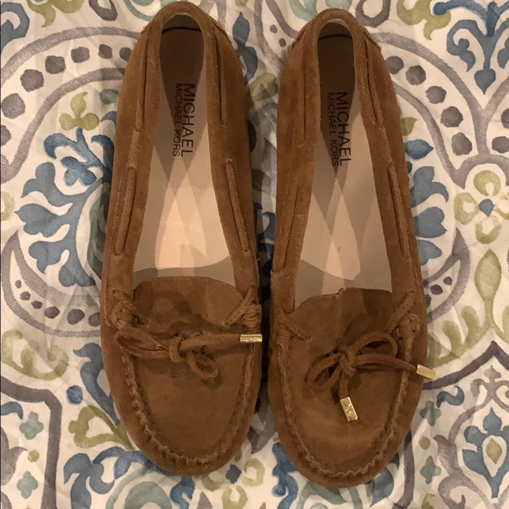 Size 7.5 Michael by Michael Kors moccasin
